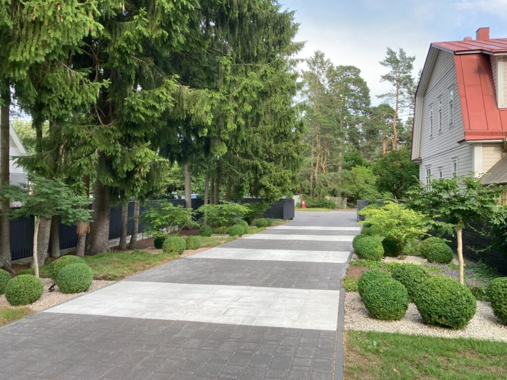 Topiaar sissesõidu keravormid